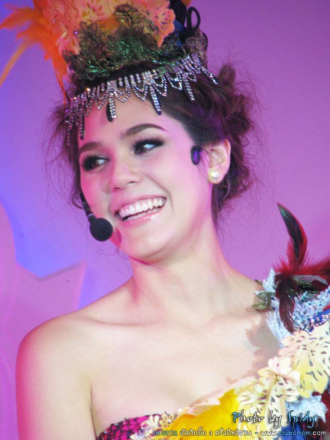 ชมพู่ อารยา สวมบทหมอลำซิ่งโชว์ลีลาแดนซ์กระจาย