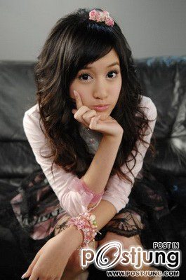สาวผมลอนด์ คนไหนน่ารักโดนใจคุณที่สุด