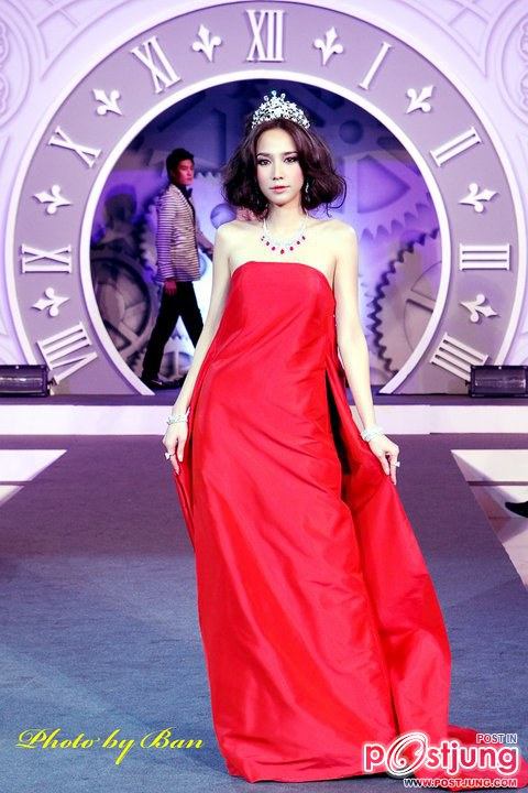 พี่อั้ม สวย เริ่ด  ดุจนางพญา