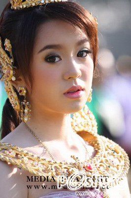 มาดูสาวๆในชุดไทยกันค่ะ