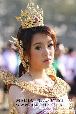 มาดูสาวๆในชุดไทยกันค่ะ