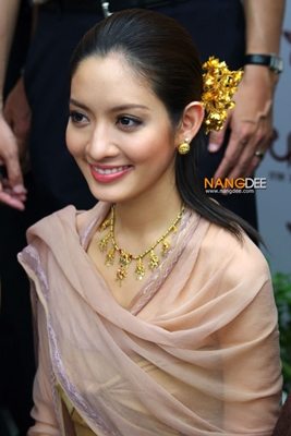 มาดูสาวๆในชุดไทยกันค่ะ