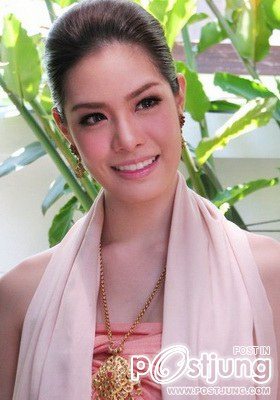 มาดูสาวๆในชุดไทยกันค่ะ