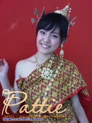มาดูสาวๆในชุดไทยกันค่ะ