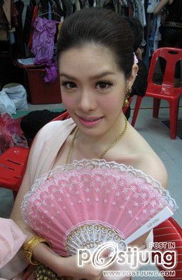 มาดูสาวๆในชุดไทยกันค่ะ