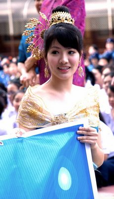 มาดูสาวๆในชุดไทยกันค่ะ