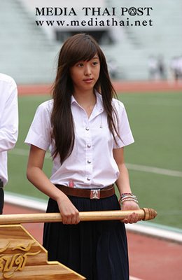 มาดูสาวๆในชุดนักศึกษากันค่ะ
