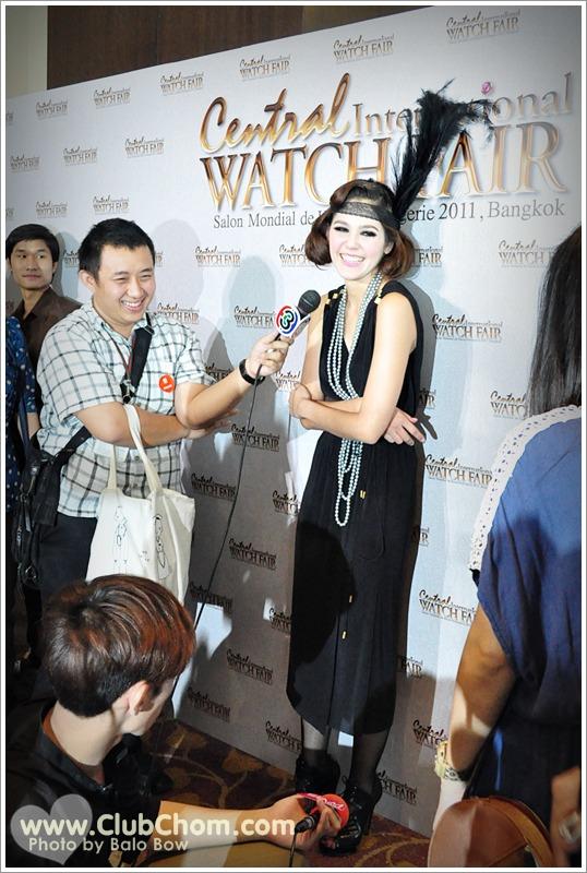 ชมพู่ อารยา และ พอร์ช ศรัณย์ ในงานเปิดตัวนาฬิกา Central International Watch Fair 2011