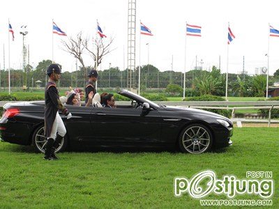 เชิญถ้วยรางวัลที่สนามราชตฤณมัย(สนามม้านางเลิ้ง)