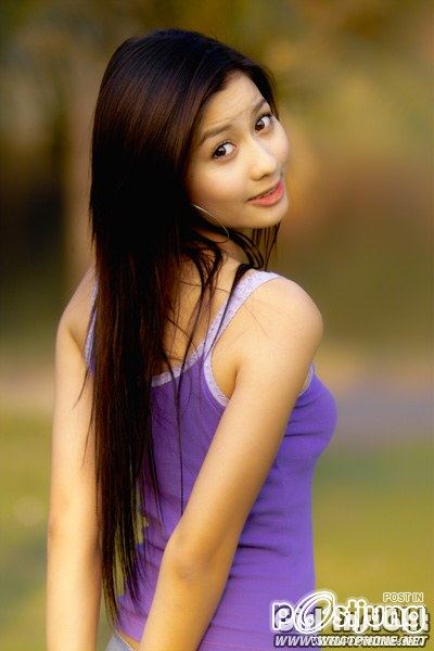 พลอย