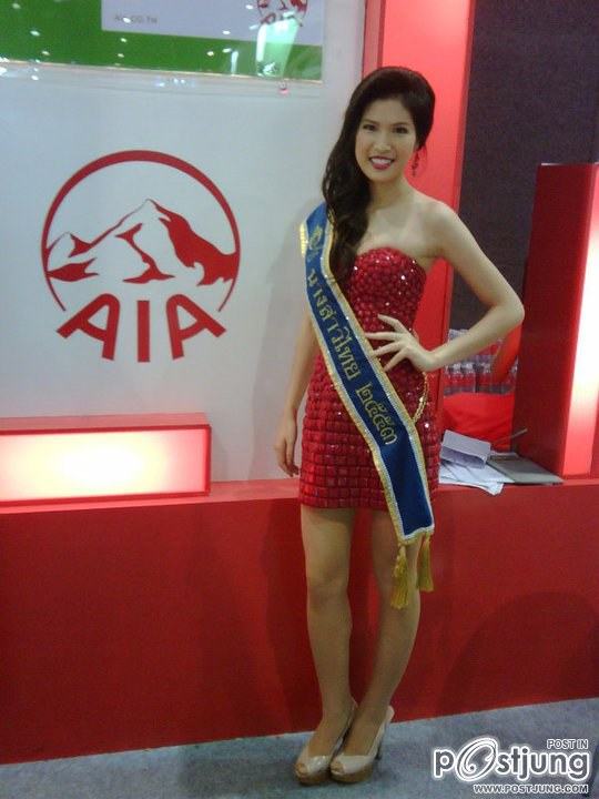 น้องๆๆร่วมงาน money Expo 2011