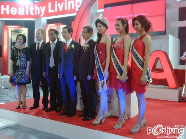 น้องๆๆร่วมงาน money Expo 2011