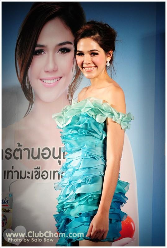 ชมพู่ อารยา ในงานแถลงข่าวเปิดตัว DNA งาดำ 2 เท่า