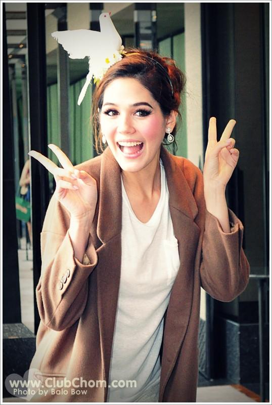 ชมพู่ อารยา ถ่ายรูปแอ๊บแบ๊วน่ารัก
