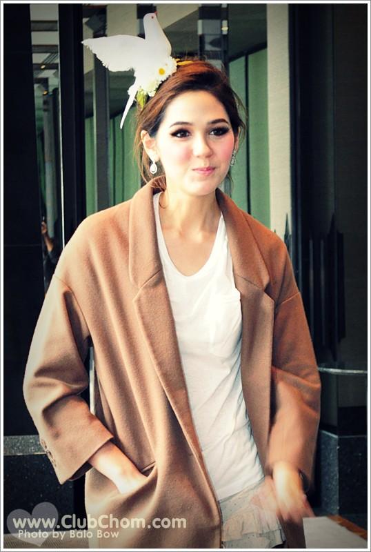 ชมพู่ อารยา ถ่ายรูปแอ๊บแบ๊วน่ารัก