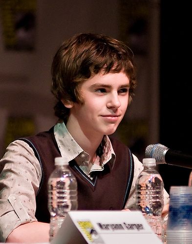 ใครเป็นแฟนคลับ Freddie Highmore