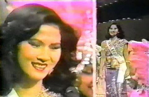 ปี1981 กับชุดไทยจักรี