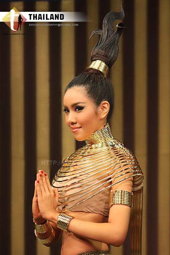 ปี2009 กับชุดญ.งามท้องถิ่นสุวรรณภูมิ
