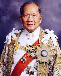 คนที่14 นายธานินท์ กรัยวิเชียร