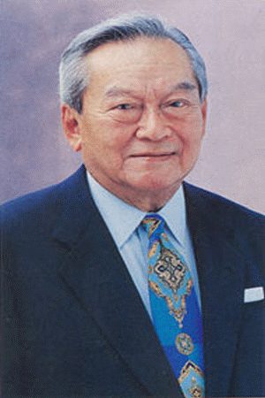 คนที่17 พลเอกชาติชาย ชุณหวัณ