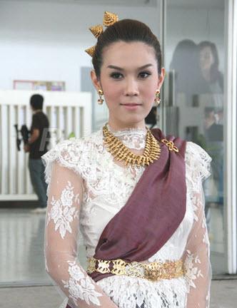นักแสดง ละคร รอยไหม