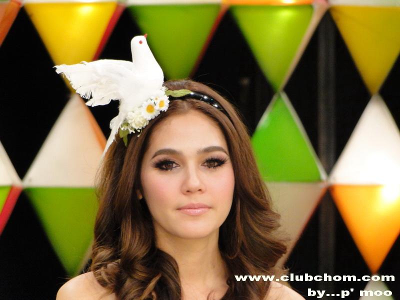 ชมพู่ อารยา ในรายการราตรีสโมสร
