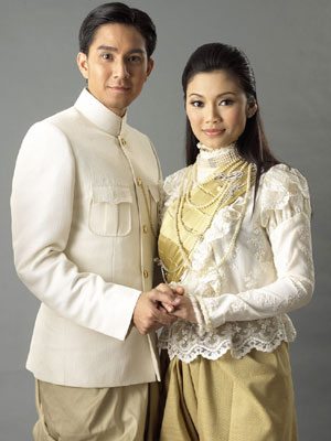 ละครเวทีทวิภพ เดอะมิวสิเคล