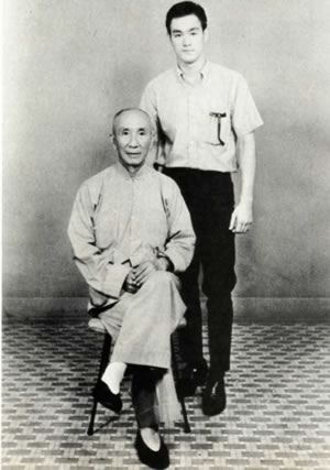 ระลึกถึง 'บรู๊ซ ลี' ชายหนุ่มที่ทำให้โลกรู้จักกังฟู