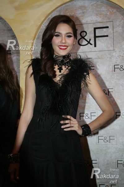ชมพู่ อารยา ในชุดฟินนาเร่งานเปิดตัวออทัม วินเทอร์ 2011