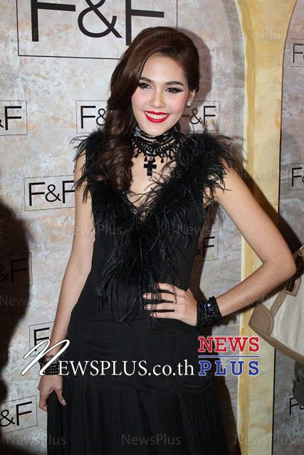 ชมพู่ อารยา ในชุดฟินนาเร่งานเปิดตัวออทัม วินเทอร์ 2011