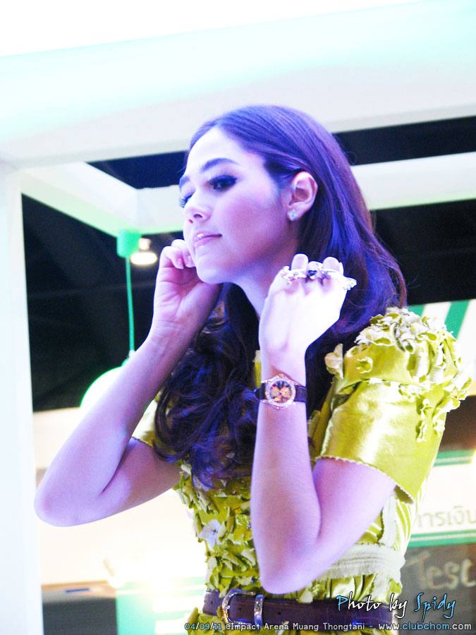 ชมพู่ อารยา ในงานสัปดาห์ประกันภัย