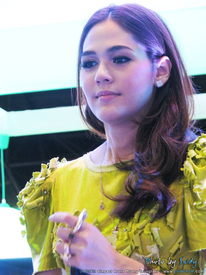 ชมพู่ อารยา ในงานสัปดาห์ประกันภัย
