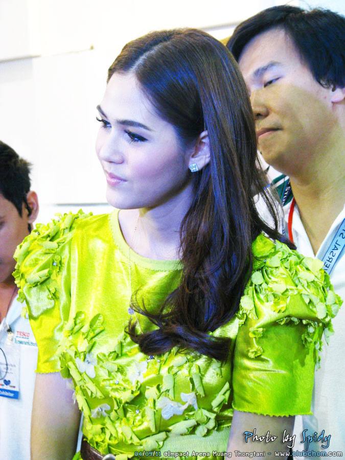 ชมพู่ อารยา ในงานสัปดาห์ประกันภัย