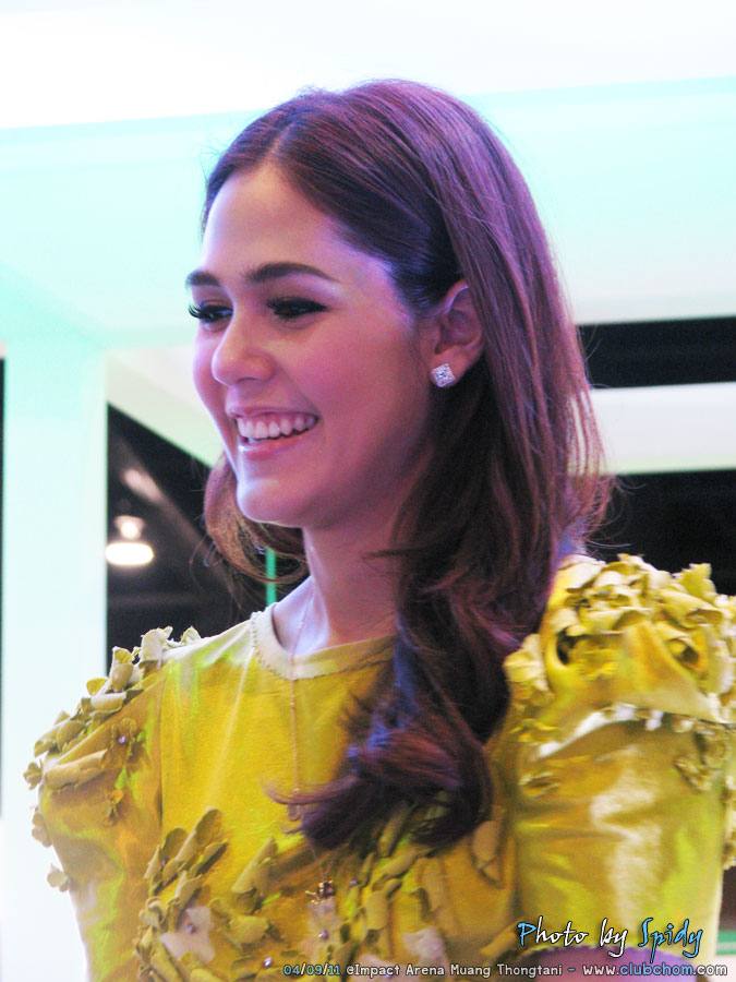ชมพู่ อารยา ในงานสัปดาห์ประกันภัย