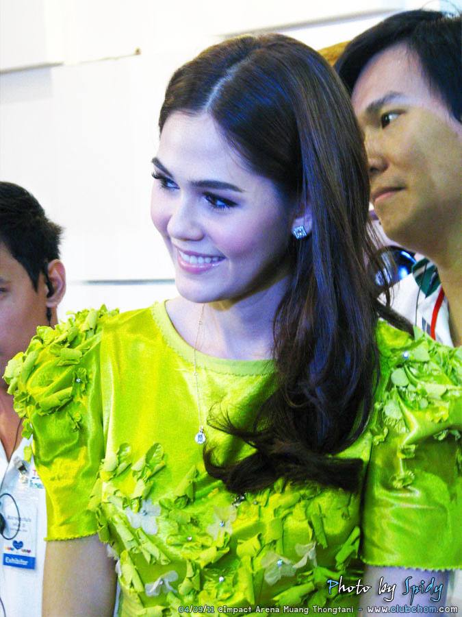 ชมพู่ อารยา ในงานสัปดาห์ประกันภัย