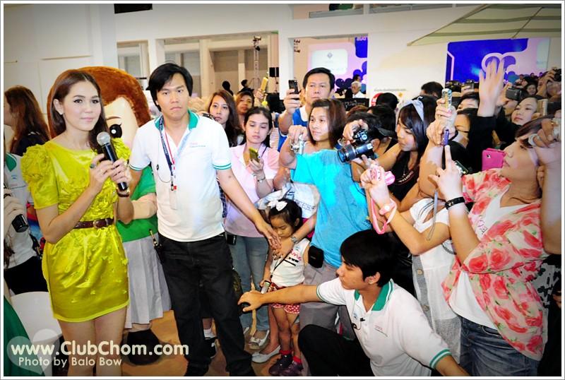 ชมพู่ อารยา ในงานสัปดาห์ประกันภัย