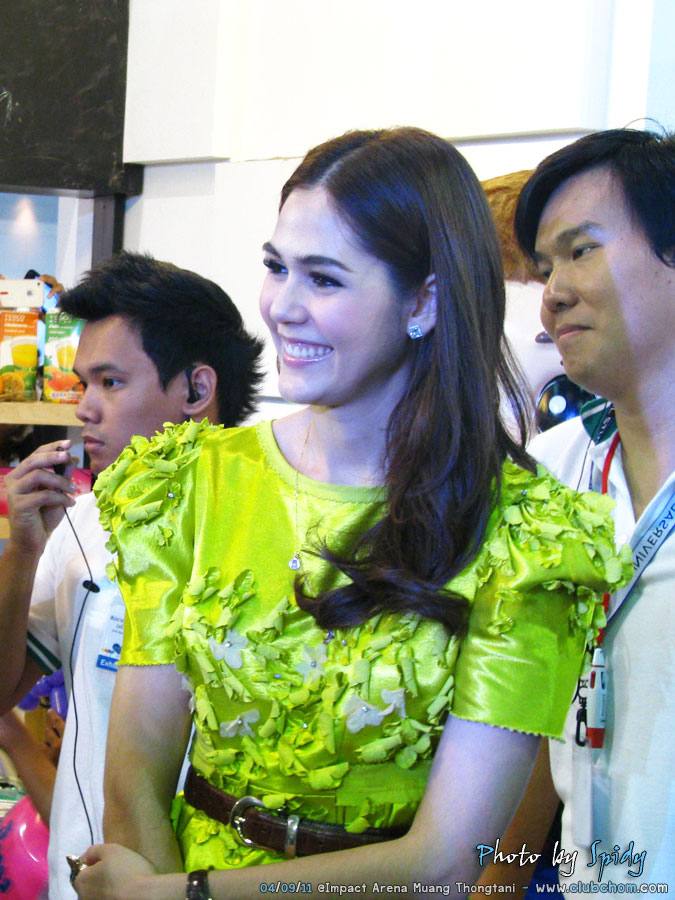 ชมพู่ อารยา ในงานสัปดาห์ประกันภัย