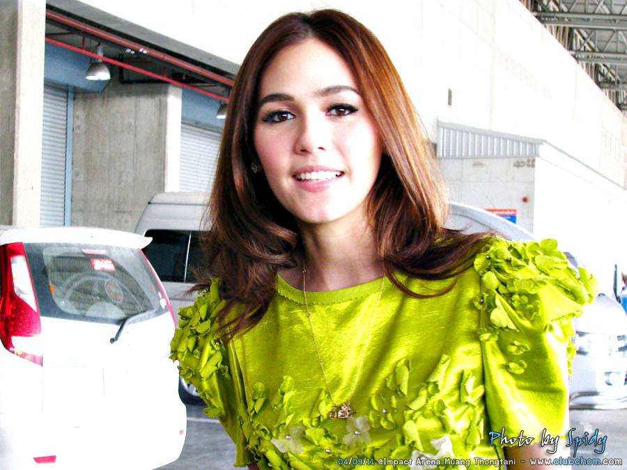 ชมพู่ อารยา ในงานสัปดาห์ประกันภัย