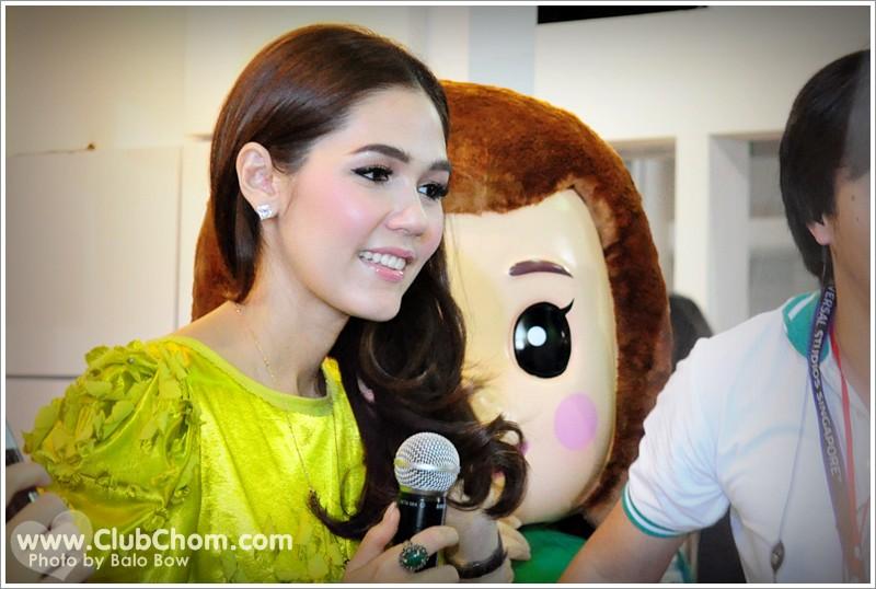 ชมพู่ อารยา ในงานสัปดาห์ประกันภัย