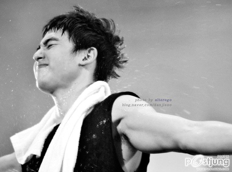 NICHKHUN   เปียกน้ำ  น่ารัก ๆ