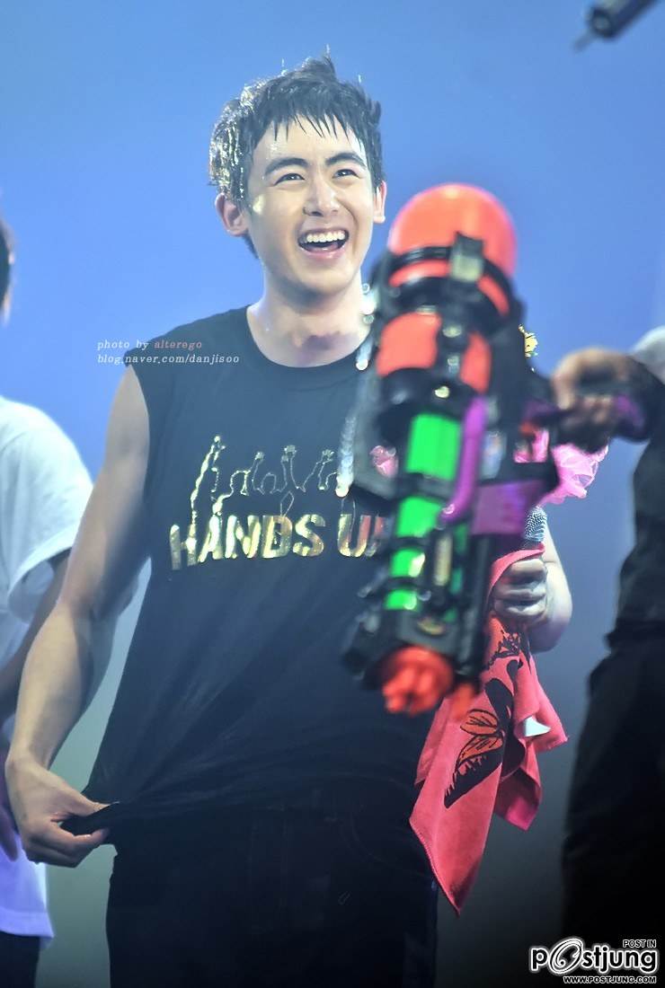 NICHKHUN   เปียกน้ำ  น่ารัก ๆ