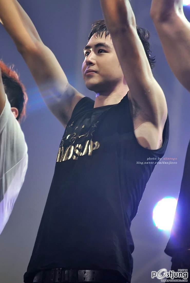 NICHKHUN   เปียกน้ำ  น่ารัก ๆ