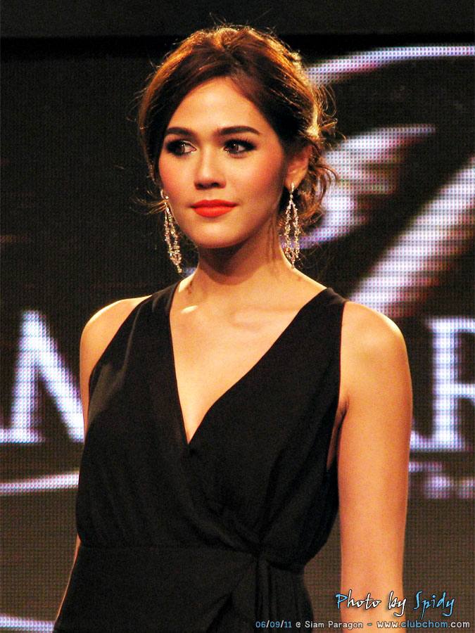 ชมพู่ อารยา ในงานแฟชั่นโชว์ World Fashion & Luxury trends Autumn/Winter 2011
