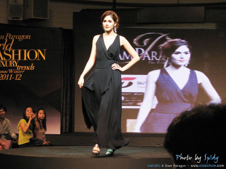ชมพู่ อารยา ในงานแฟชั่นโชว์ World Fashion & Luxury trends Autumn/Winter 2011