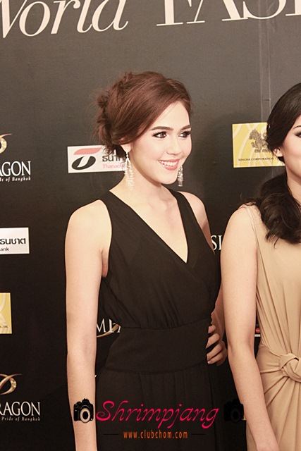 ชมพู่ อารยา ในงานแฟชั่นโชว์ World Fashion & Luxury trends Autumn/Winter 2011