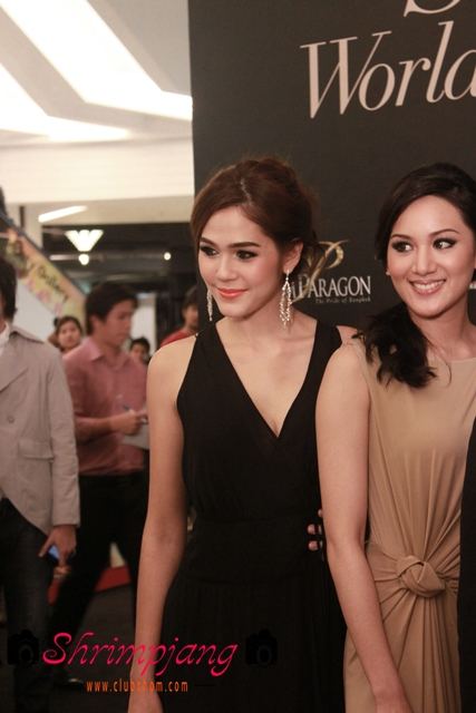 ชมพู่ อารยา ในงานแฟชั่นโชว์ World Fashion & Luxury trends Autumn/Winter 2011