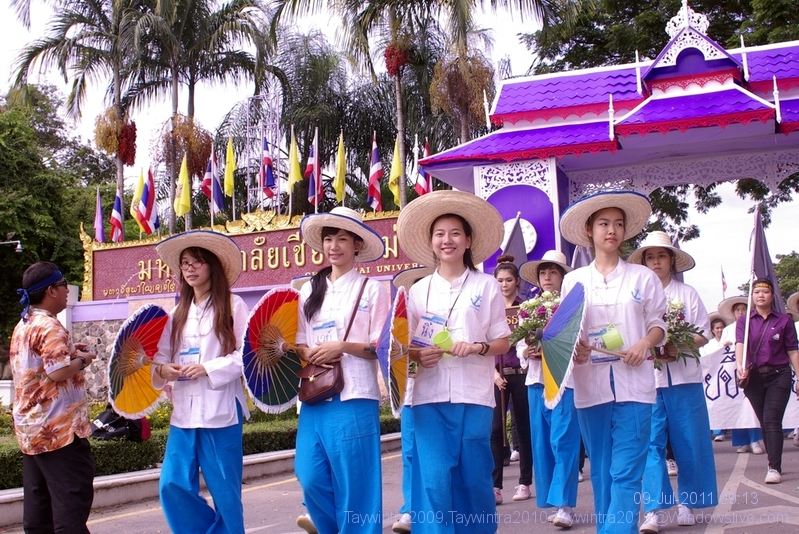 เก็บตก ประเพณีรับน้องขึ้นดอย มหาวิทยาลัยเชียงใหม่ 2554