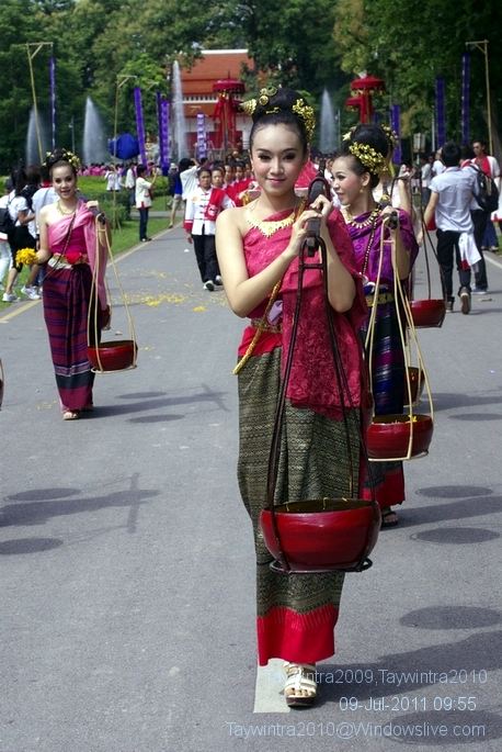 เก็บตก ประเพณีรับน้องขึ้นดอย มหาวิทยาลัยเชียงใหม่ 2554