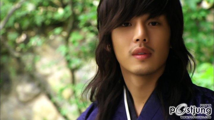 หนุ่มหล่อ ยูอาอิน