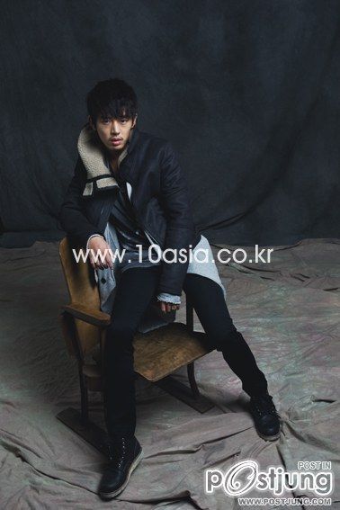 หนุ่มหล่อ ยูอาอิน